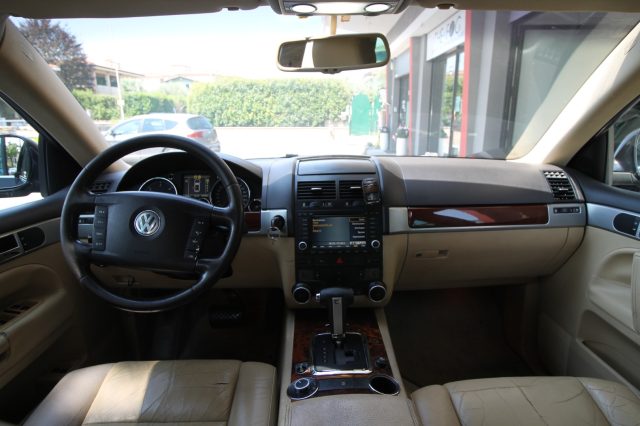 VOLKSWAGEN TOUAREG 3.0 V6 TDI DPF TIPTRONIC EXCLUSI - foto 6