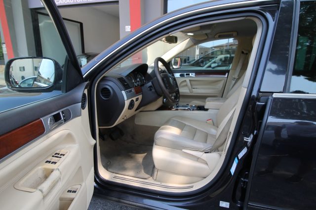 VOLKSWAGEN TOUAREG 3.0 V6 TDI DPF TIPTRONIC EXCLUSI - foto 7