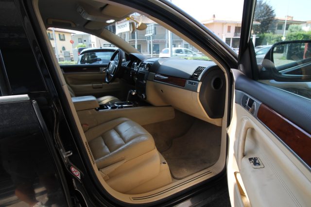 VOLKSWAGEN TOUAREG 3.0 V6 TDI DPF TIPTRONIC EXCLUSI - foto 8