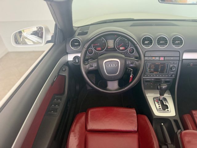 AUDI A4 CABRIOLET 2.0 16V TFSI MULTITRON - foto 11