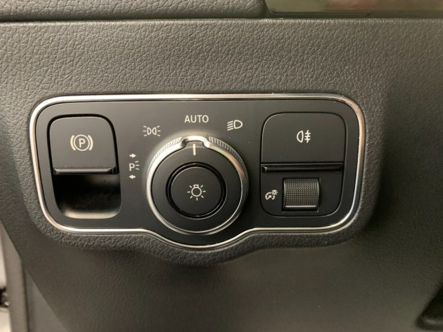 MERCEDES-BENZ GLA 180 D AUTOMATICO SPORT PLUS - foto 50