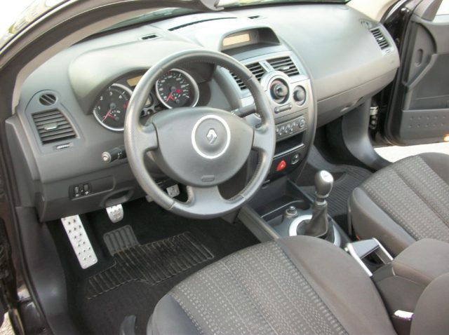 RENAULT MEGANE CABRIO 1.9 DCI/130CV DYNAMIQUE - foto 10
