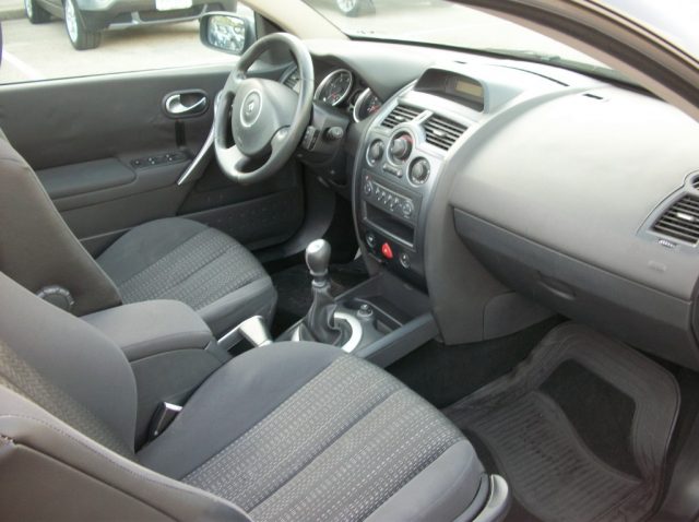 RENAULT MEGANE CABRIO 1.9 DCI/130CV DYNAMIQUE - foto 9