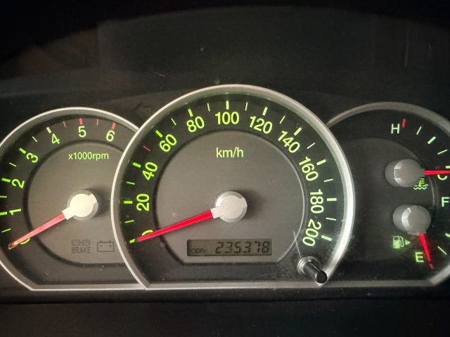 KIA SORENTO 2.5 16V CRDI VGT 4WD ACTIVE - foto 14