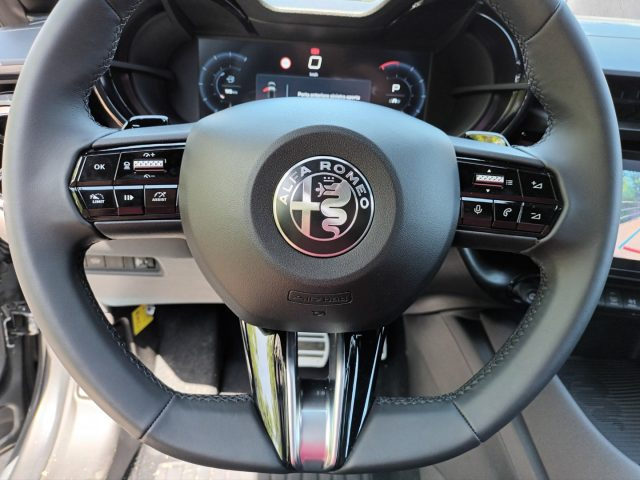 ALFA ROMEO JUNIOR 1200 HYBRID SPECIALE 145CV EDCT6 - foto 19