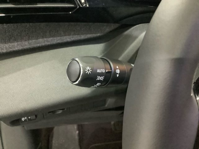PEUGEOT 408 HYBRID 136 E-DCS6 ALLURE - foto 20