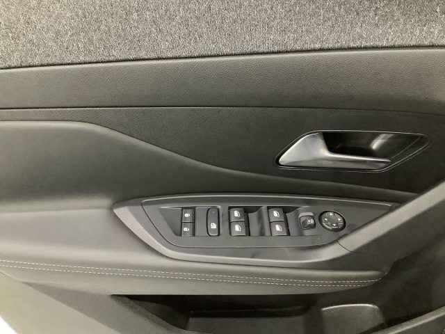 PEUGEOT 408 HYBRID 136 E-DCS6 ALLURE - foto 22
