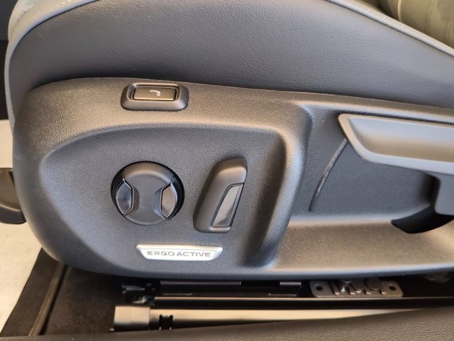 VOLKSWAGEN PASSAT VARIANT 2.0 TDI SCR EVO DSG BUSINESS - foto 18