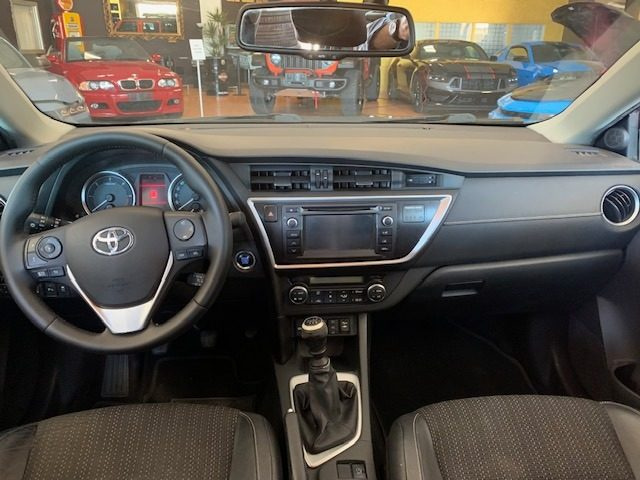 TOYOTA AURIS TOURING SPORTS 2.0 D-4D LOUNGE - foto 9