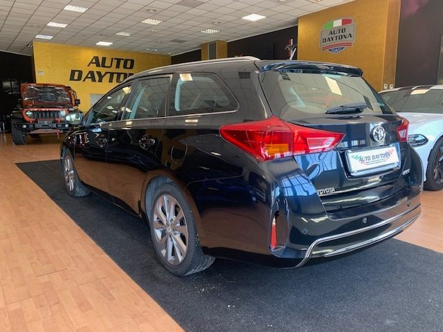 TOYOTA AURIS TOURING SPORTS 2.0 D-4D LOUNGE - foto 5
