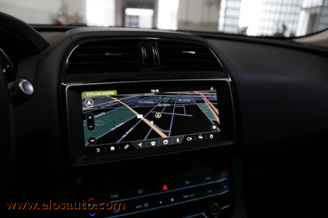 JAGUAR F-PACE 2.0 D 180 CV AWD AUT. CHEQUERED  - foto 22
