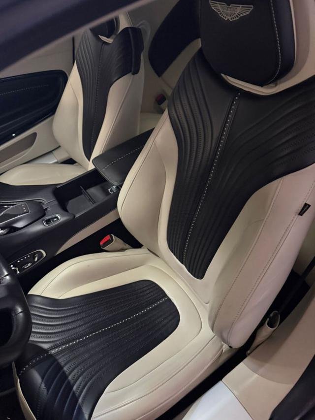 ASTON MARTIN DB11 V12 COUPÉ - foto 8
