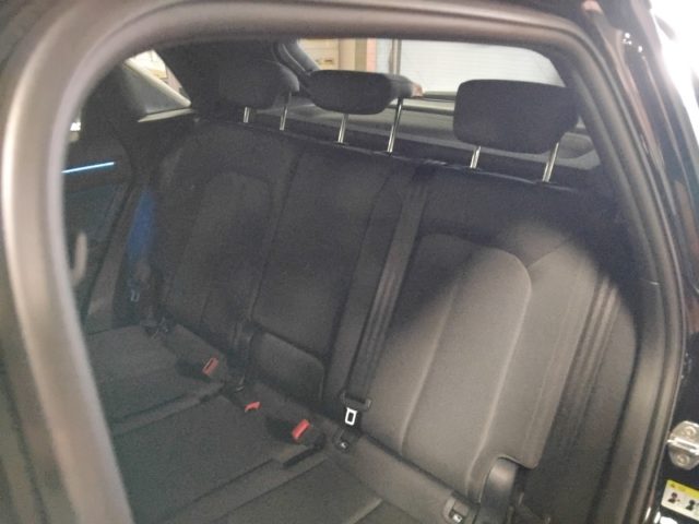 AUDI Q3 35 TDI S TR. IDENTITY BLACK 20 F - foto 10