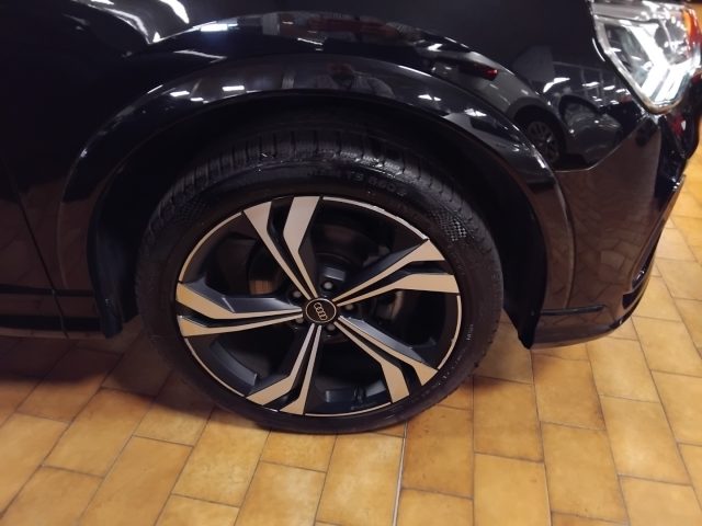 AUDI Q3 35 TDI S TR. IDENTITY BLACK 20 F - foto 17