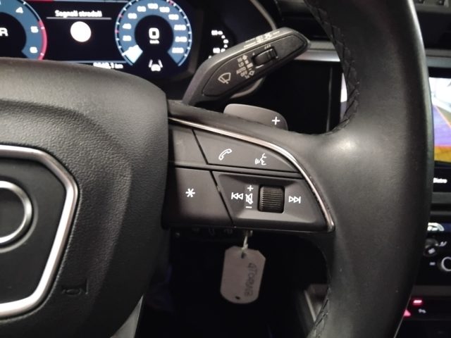 AUDI Q3 35 TDI S TR. IDENTITY BLACK 20 F - foto 23