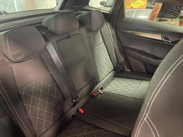 SKODA KAROQ 2.0 TDI SCR DSG SPORTLINE - foto 13