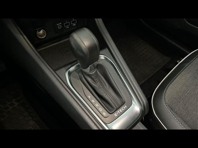 RENAULT CAPTUR 1.6 E-TECH FULL HYBRID TECHNO AU - foto 9