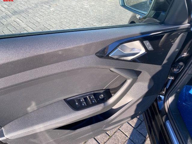 AUDI A1 SPB 30 TFSI IDENTITY BLACK EDITI - foto 9