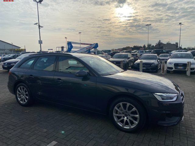 AUDI A4 AVANT 40 TFSI S TRONIC BUSINESS - foto 8