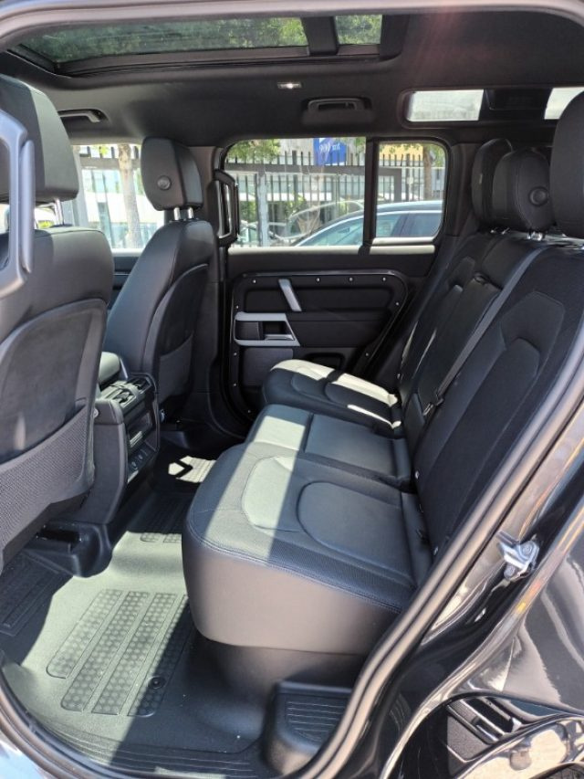LAND ROVER DEFENDER 110 3000D I6 250CV AWD AUTO X-DY - foto 7