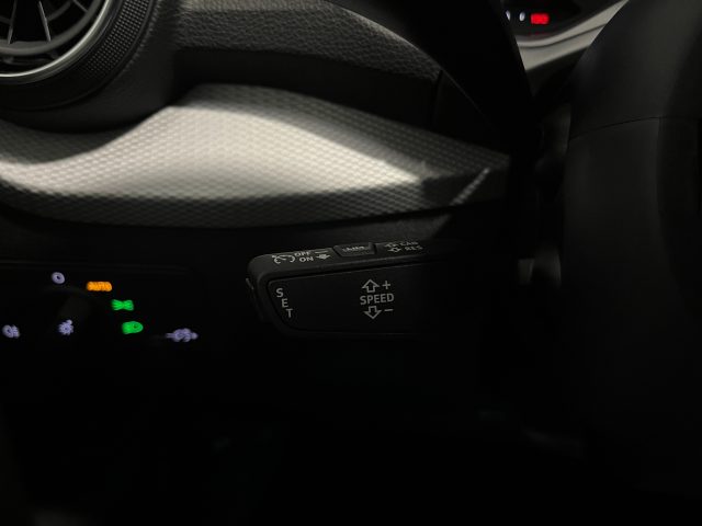 AUDI Q2 35 TFSI S-TRONIC BUSINESS ADVANC - foto 10