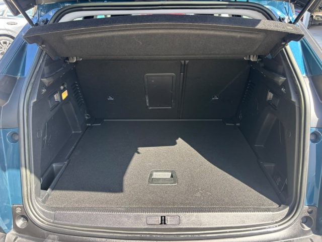PEUGEOT 3008 BLUEHDI 130 S&S EAT8 ALLURE PACK - foto 17