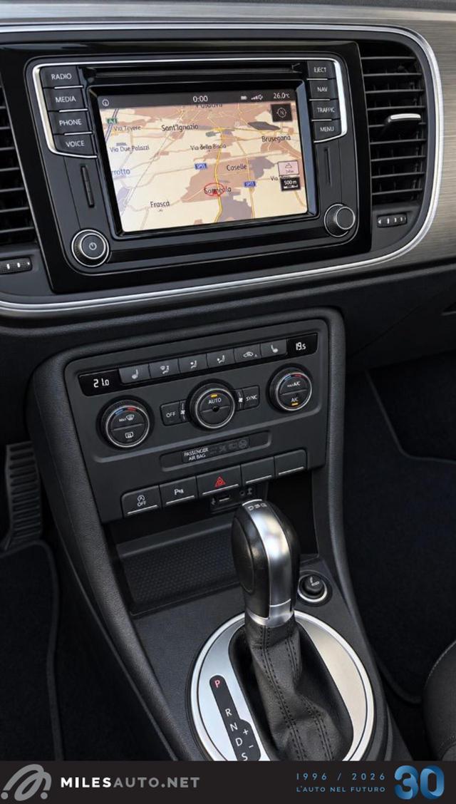 VOLKSWAGEN MAGGIOLINO CABRIO TDI 150CV DSG PELLE APPLE - foto 9