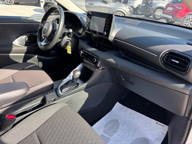 TOYOTA YARIS 1.5 HYBRID BUSINESS - foto 12