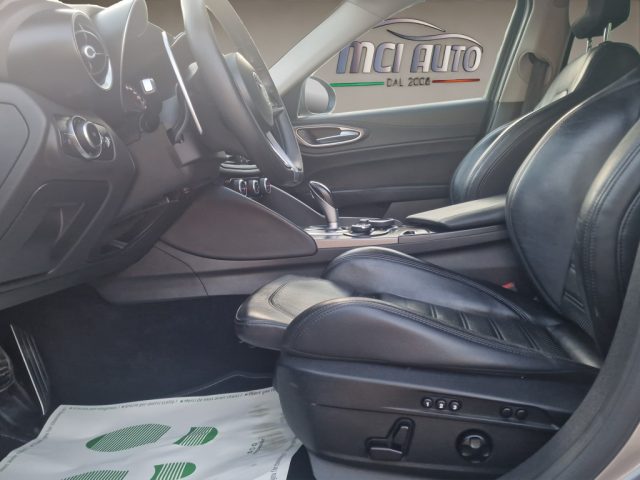 ALFA ROMEO GIULIA 2.2 TURBODIESEL 210 CV AT8 AWD Q - foto 9