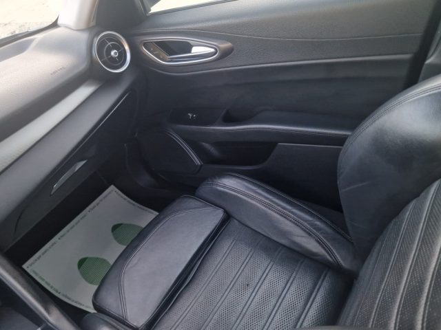 ALFA ROMEO GIULIA 2.2 TURBODIESEL 210 CV AT8 AWD Q - foto 17