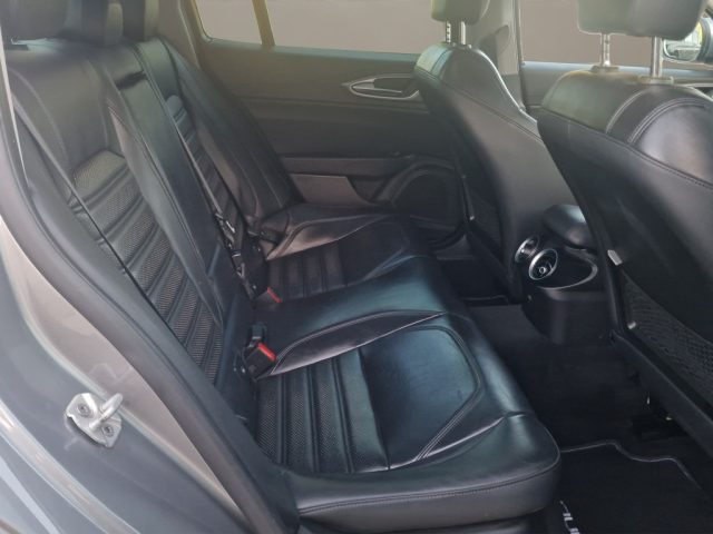 ALFA ROMEO GIULIA 2.2 TURBODIESEL 210 CV AT8 AWD Q - foto 19