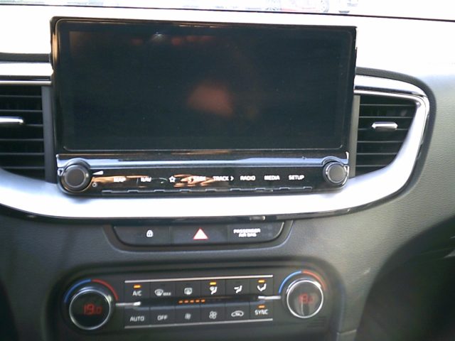 KIA XCEED 1.5 T-GDI 160 CV MHEV IMT BUSINE - foto 7