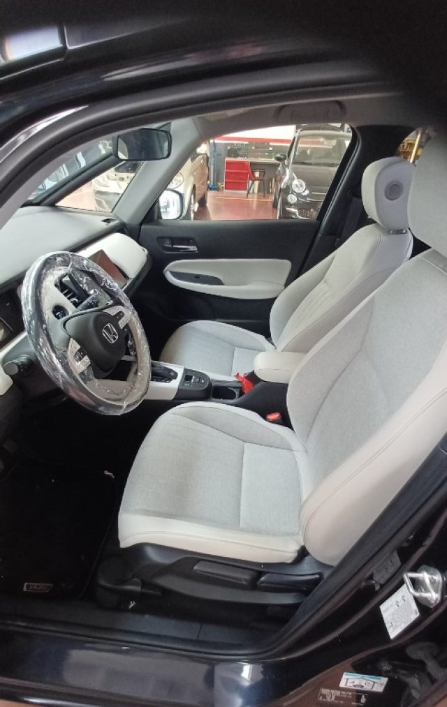 HONDA JAZZ 1.5 HEV ECVT POCHI KM!!!!! - foto 9