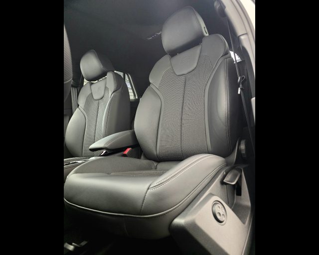 AUDI Q2 35 TFSI S-TRONIC IDENTITY BLACK - foto 9