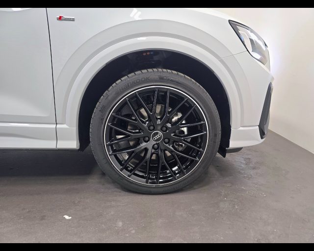 AUDI Q2 35 TFSI S-TRONIC IDENTITY BLACK - foto 12