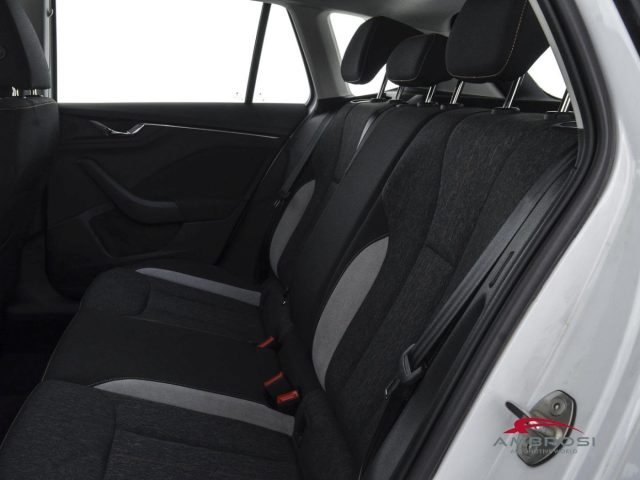 SKODA KAMIQ 1.5 TSI BLACK DOTS 150CV - foto 10