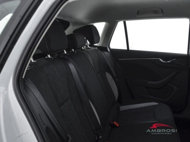 SKODA KAMIQ 1.5 TSI BLACK DOTS 150CV - foto 11