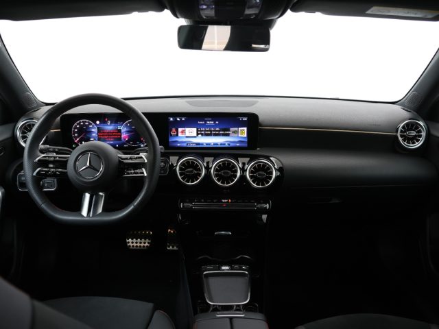 MERCEDES-BENZ A 180 AUTOMATIC AMG LINE *PROMO PARISI - foto 13