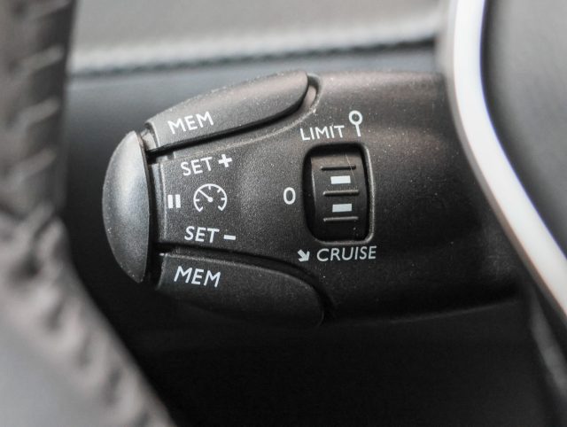 PEUGEOT 208 HYBRID 110 E-DCS6 ALLURE *PROMO - foto 23