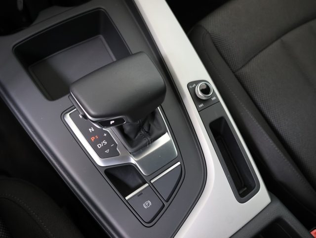 AUDI A4 AVANT 35 TFSI S TRONIC S LINE *P - foto 19