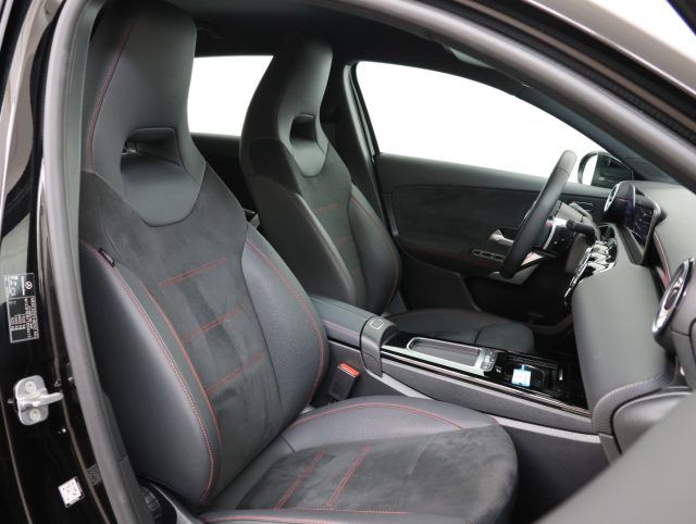 MERCEDES-BENZ A 180 AUTOMATIC AMG LINE *PROMO PARISI - foto 11