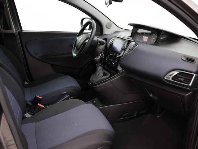 LANCIA YPSILON 1.0 FIREFLY HYBRID PLATINO *PROM - foto 12