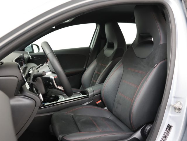 MERCEDES-BENZ A 180 AUTOMATIC AMG LINE *PROMO PARISI - foto 8