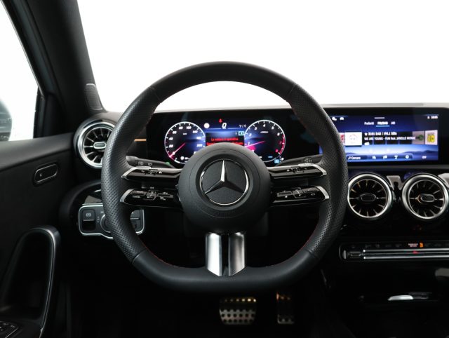 MERCEDES-BENZ A 180 AUTOMATIC AMG LINE *PROMO PARISI - foto 14