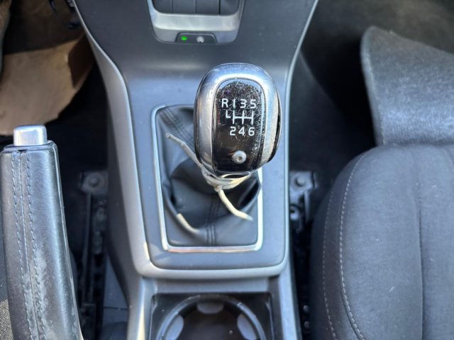 VOLVO V40 1.6 D2 - foto 12