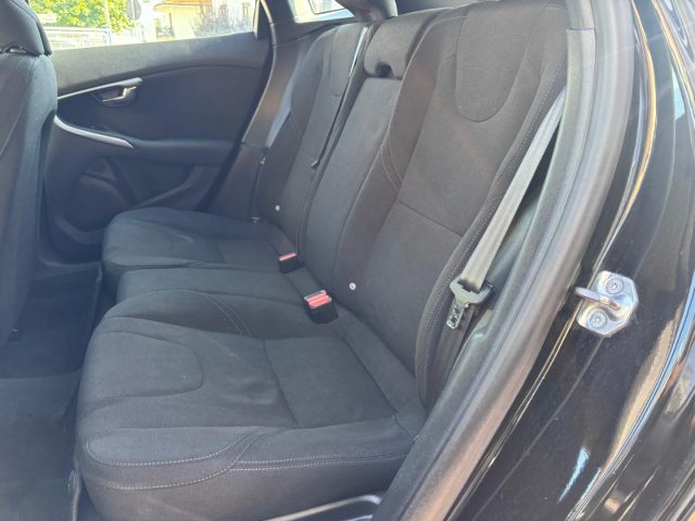 VOLVO V40 1.6 D2 - foto 16