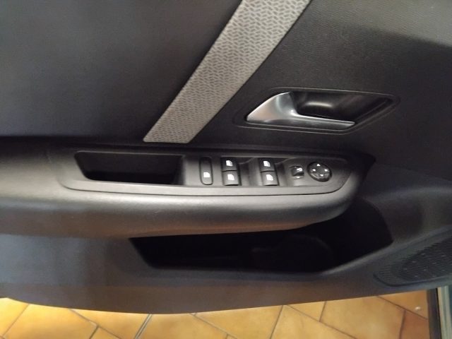 CITROEN C4 PURETECH 130 S&S EAT8 SHINE - foto 19