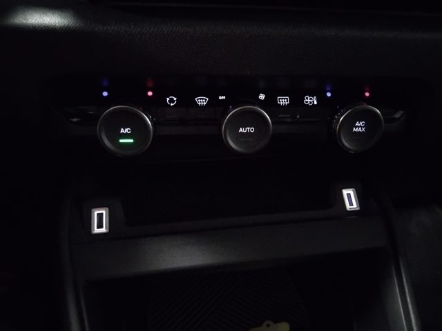 CITROEN C4 PURETECH 130 S&S EAT8 SHINE - foto 23