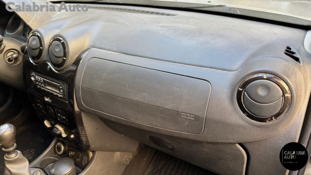 DACIA DUSTER 1.5 DCI 110CV 4X4 LAURÉATE - foto 19