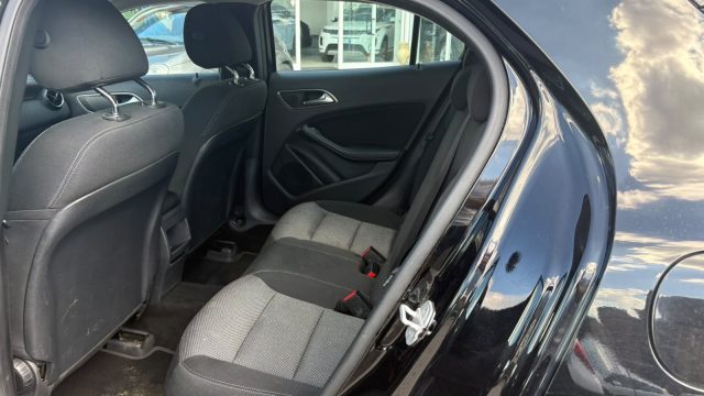 MERCEDES-BENZ GLA 200 D SPORT UNICO PROPRIETARIO - foto 13